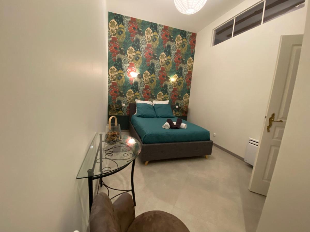 סנס Le Gite De Lancelot Avec Balneo City Center מראה חיצוני תמונה